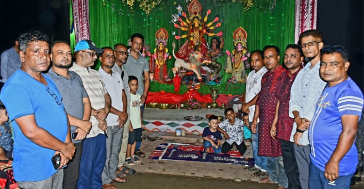 বিশ্বনাথে পূজামন্ডপ পরিদর্শন করলেন প্রেসক্লাব নেতৃবৃন্দ